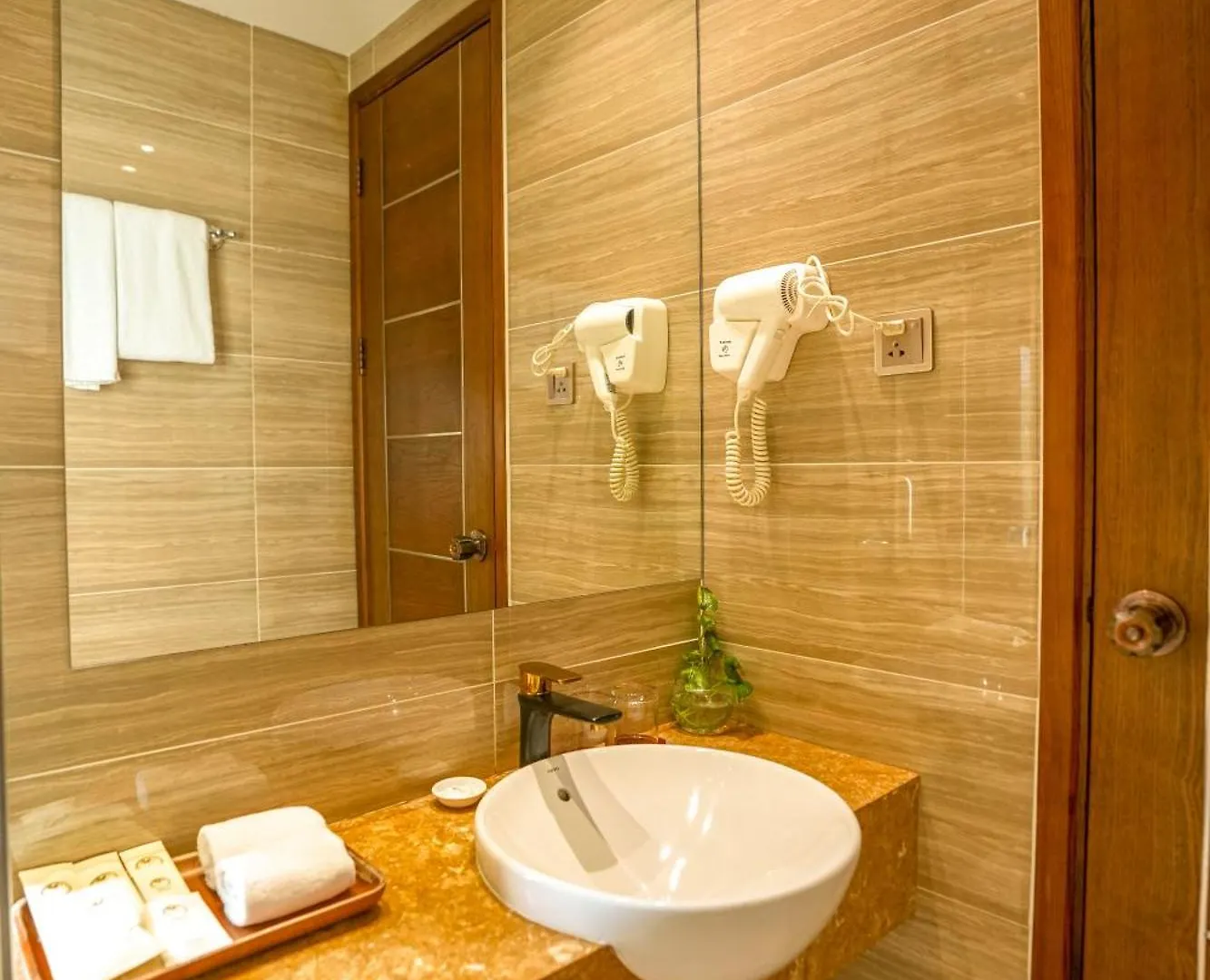 Nesta Hotel Saigon Ho Chi Minh City